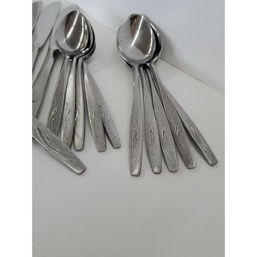 Northland Stainless (Japan) Burnished Pattern #OHS125 By‎ Oneida (16 Piece Lot)